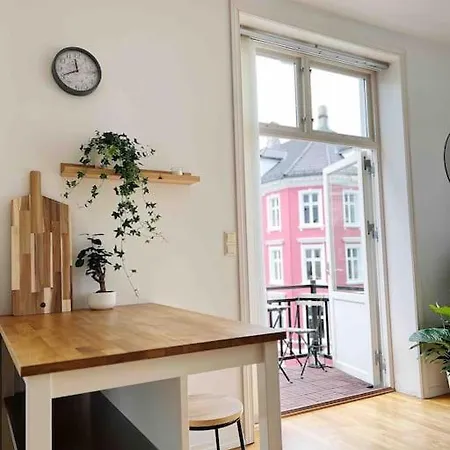 Luxurious Retreat In The Middle Of Center Bergen
